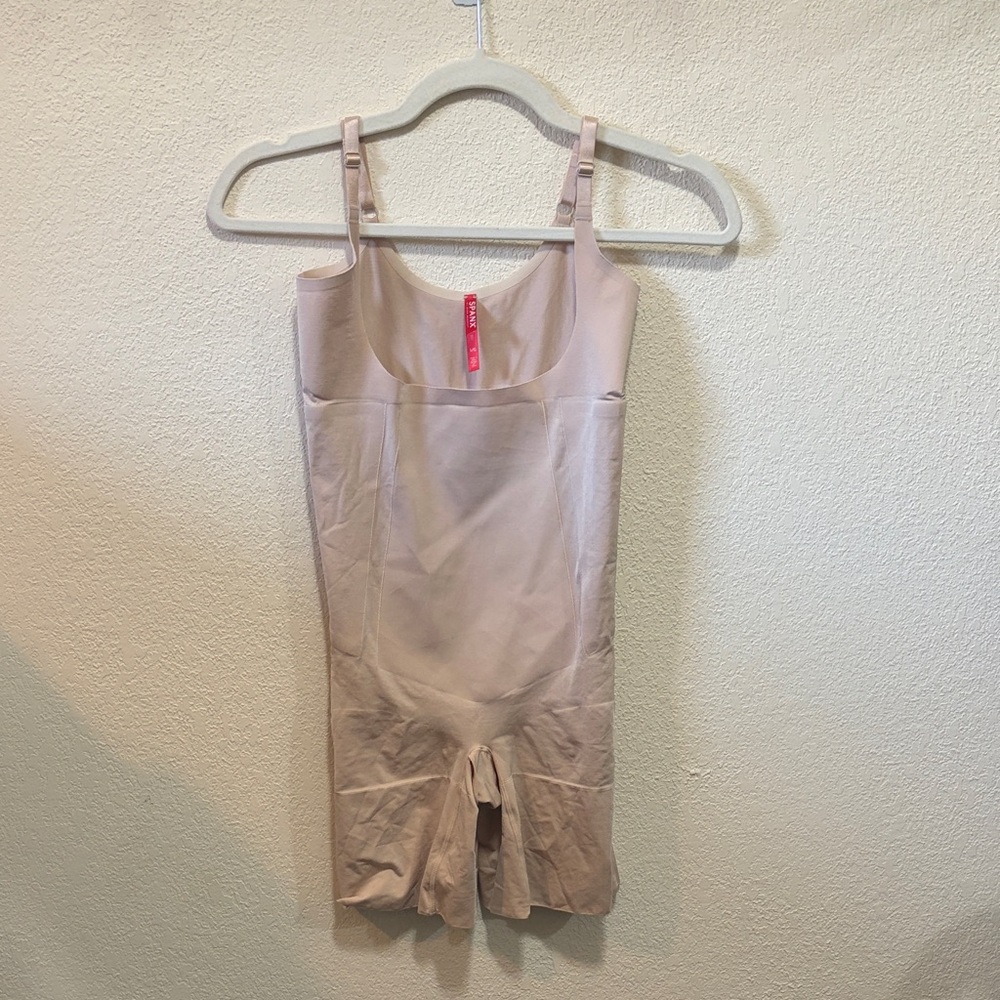 Spanx SPANXsculpt™ OnCore Open-Bust Mid-Thigh Bodysuit